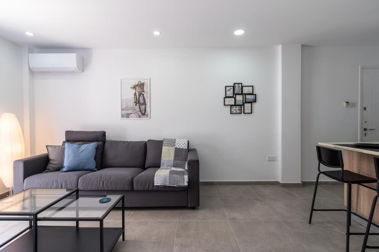 Odyssey - Captivating 2-Bedroom Retreat In Lárnaka Eksteriør bilde